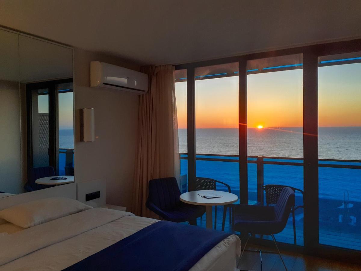 Апарт отель Only Front Sea View, No Side View, Wonderful Panorama, High Floor, Location Guarantee Батуми Экстерьер фото