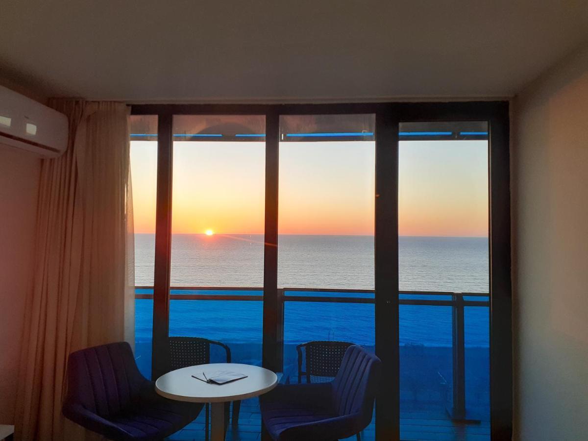 Апарт отель Only Front Sea View, No Side View, Wonderful Panorama, High Floor, Location Guarantee Батуми Экстерьер фото